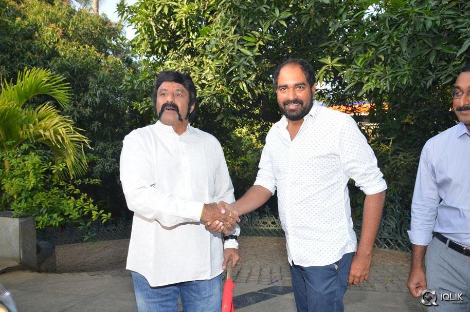 Balakrishna-Flagging-NBK-Helping-Hands-All-India-Shata-Punyakshetra-Jaitrayatra